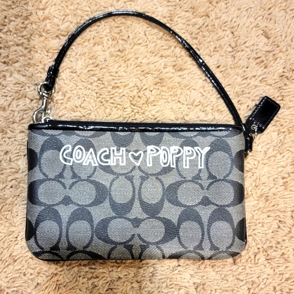 COACH Rare Poppy Pepper Wristlet - Picture 2 of 2